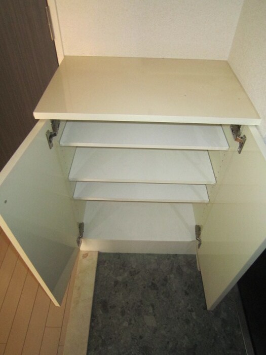 物件内観写真7　(靴箱)