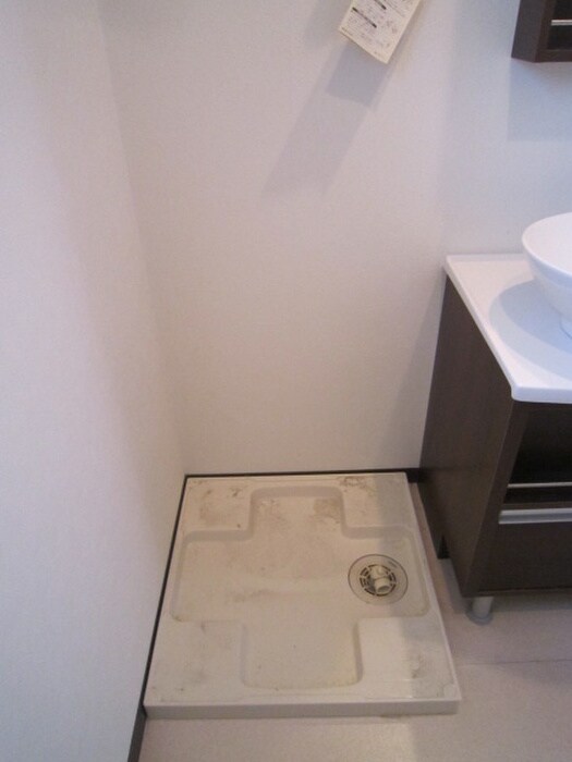 物件内観写真11　(洗濯機置場)