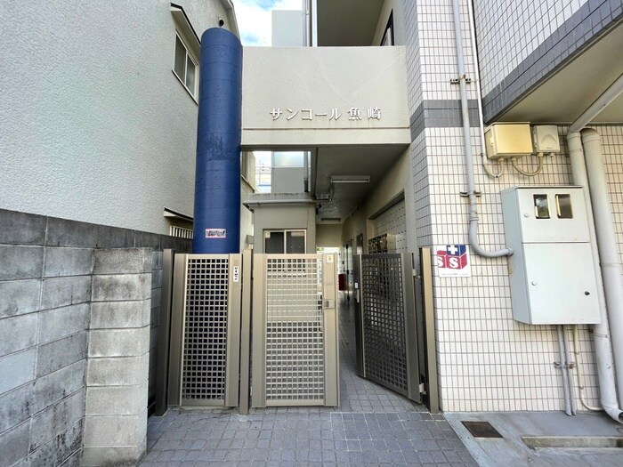 物件外観写真4　(エントランス部分)