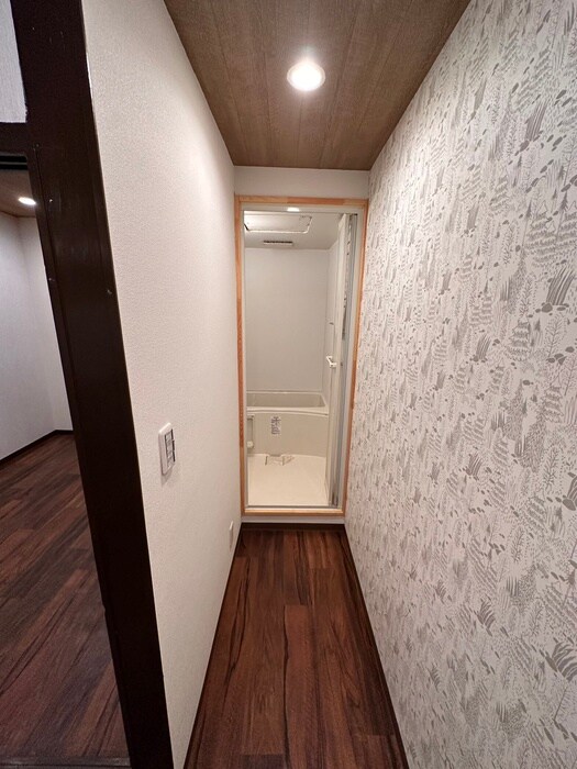 物件内観写真13　(廊下)
