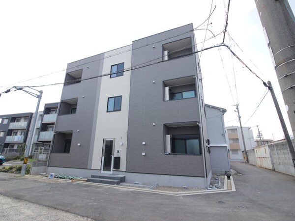 建築中
