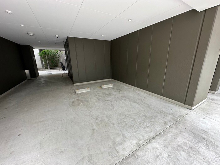 物件外観写真4　(駐車場)