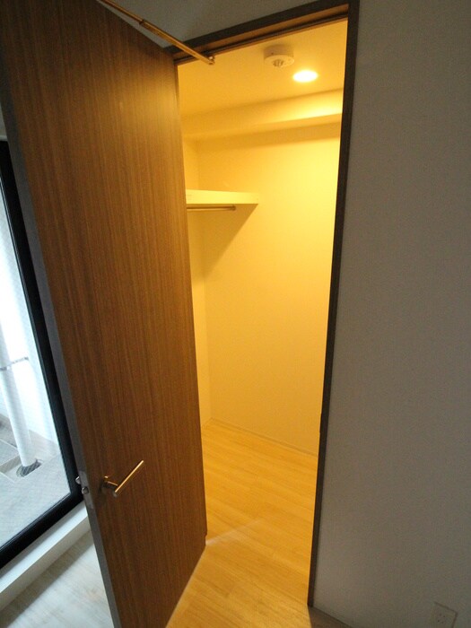 物件内観写真15　(収納)