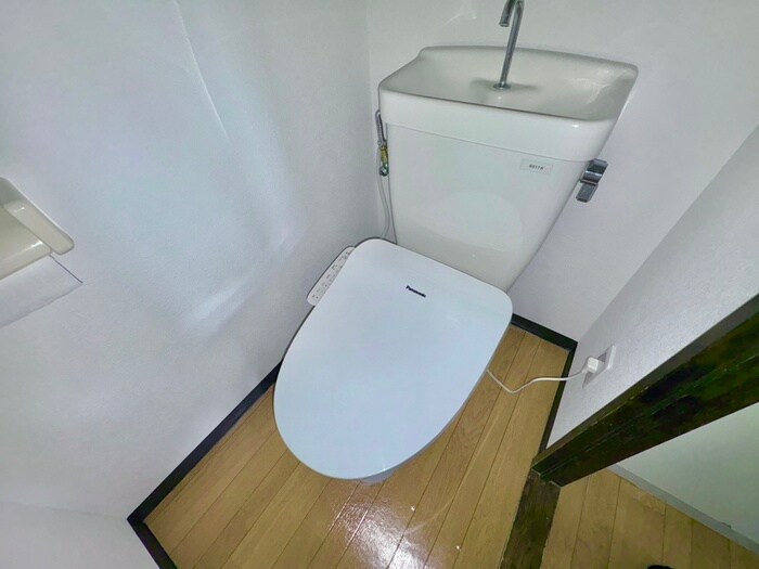 物件内観写真8　(トイレ)