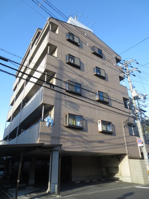 物件外観写真4　(駐車場)