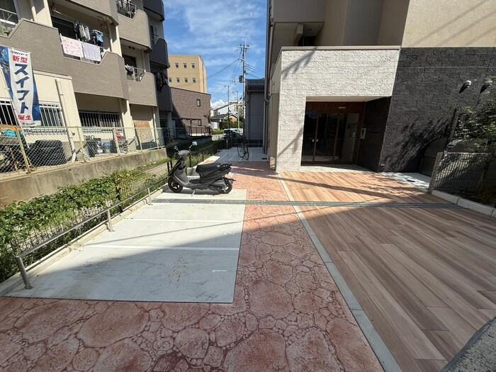 物件外観写真6　(駐輪場)