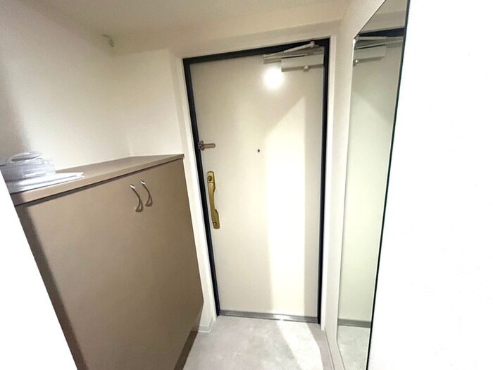 物件内観写真16　(玄関)