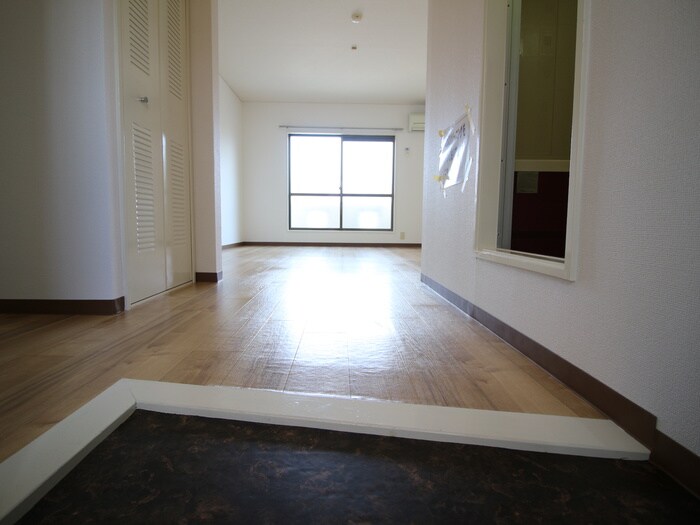 物件内観写真17　(廊下)