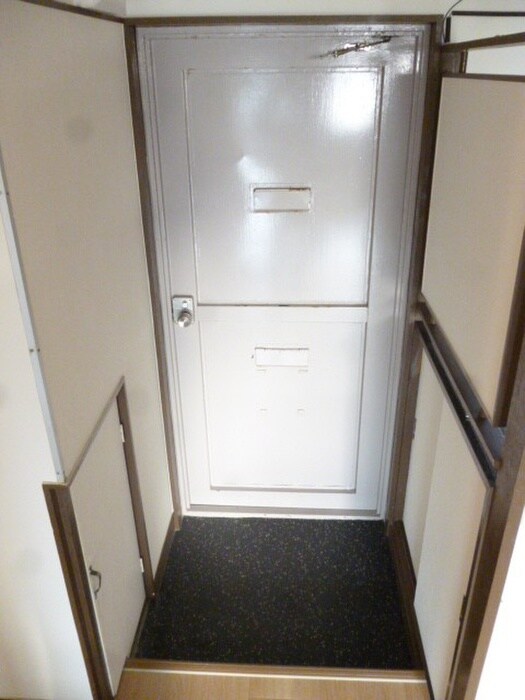 物件内観写真7　(玄関)
