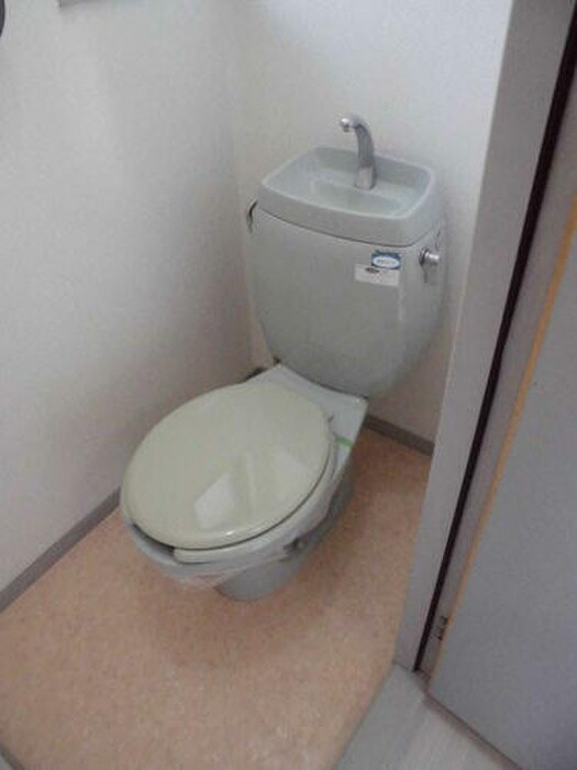 物件内観写真14　(トイレ)