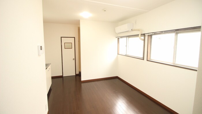物件内観写真4　(居室)