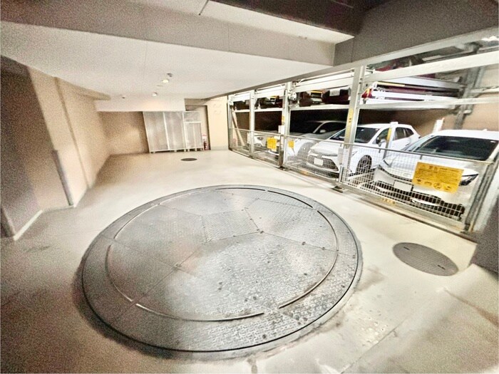 物件外観写真5　(駐車場)