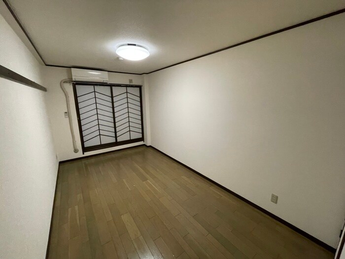 物件内観写真10　(居室)