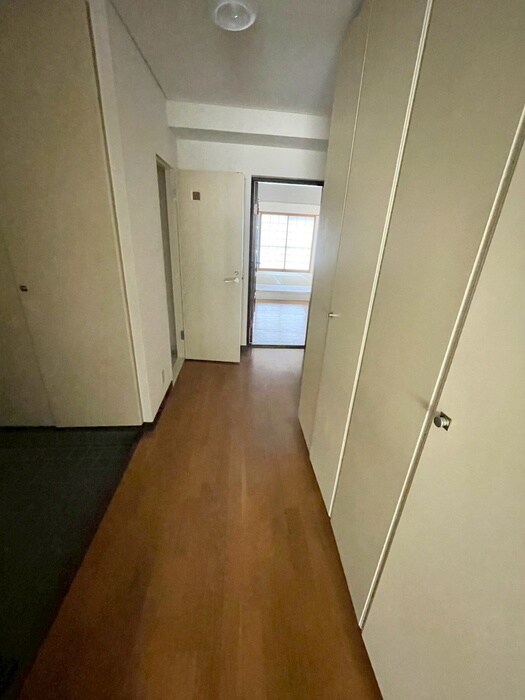 物件内観写真18　(廊下)