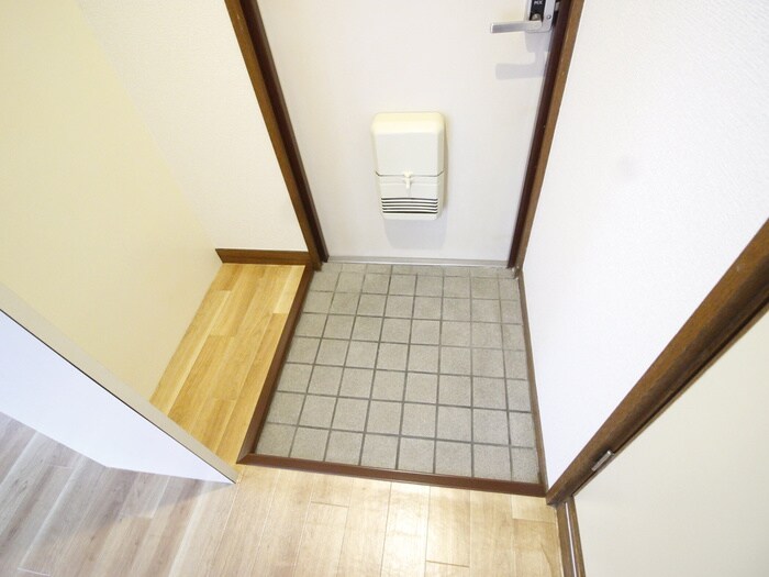 物件内観写真13　(玄関)