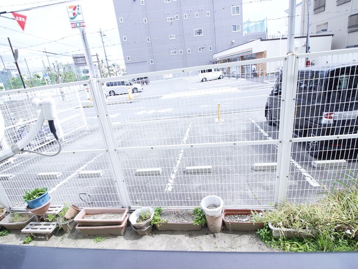 物件内観写真14　(室内からの展望)