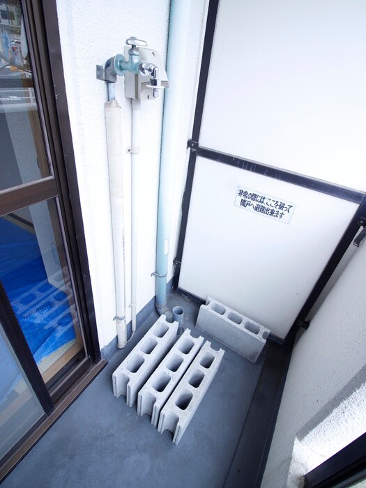 物件内観写真16　(洗濯機置場)