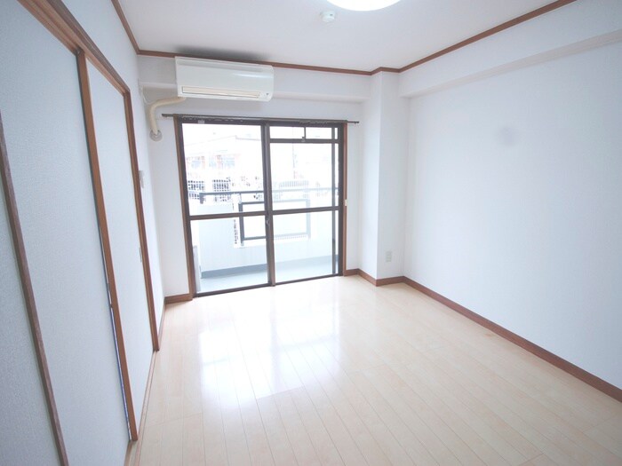 物件内観写真19　(居室)