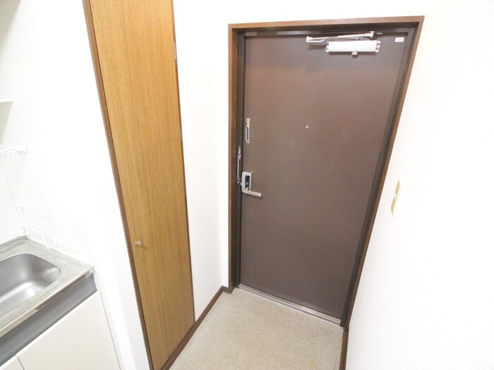 物件内観写真17　(玄関)
