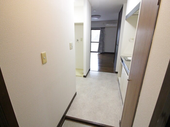 物件内観写真18　(廊下)