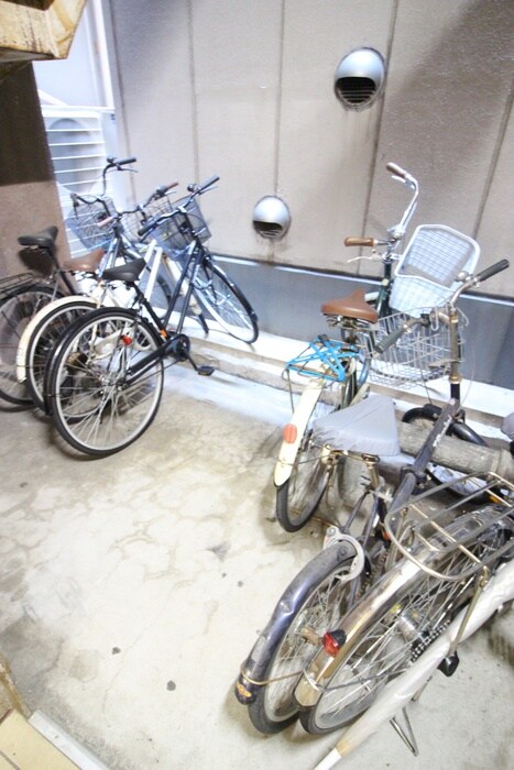 物件外観写真6　(駐輪場)
