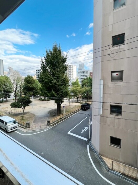 物件内観写真17　(室内からの展望)