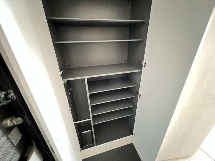 物件内観写真18　(靴箱)