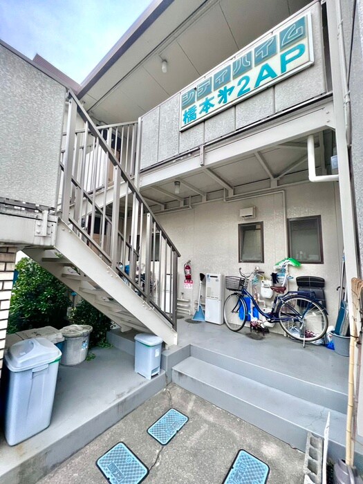 物件外観写真4　(エントランス部分)