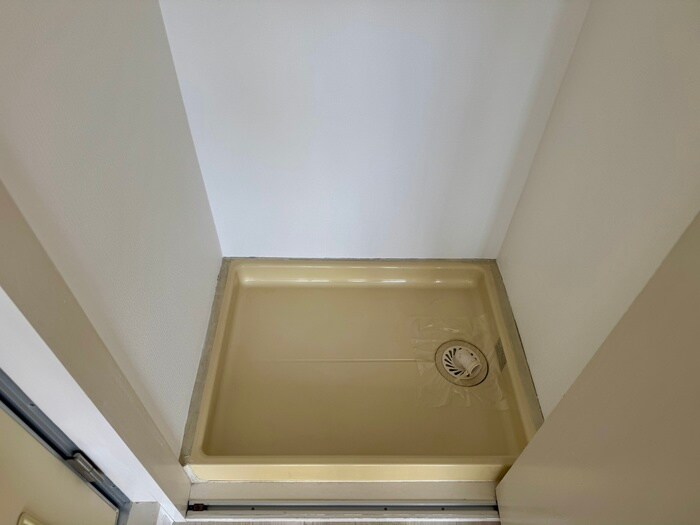 物件内観写真12　(洗濯機置場)