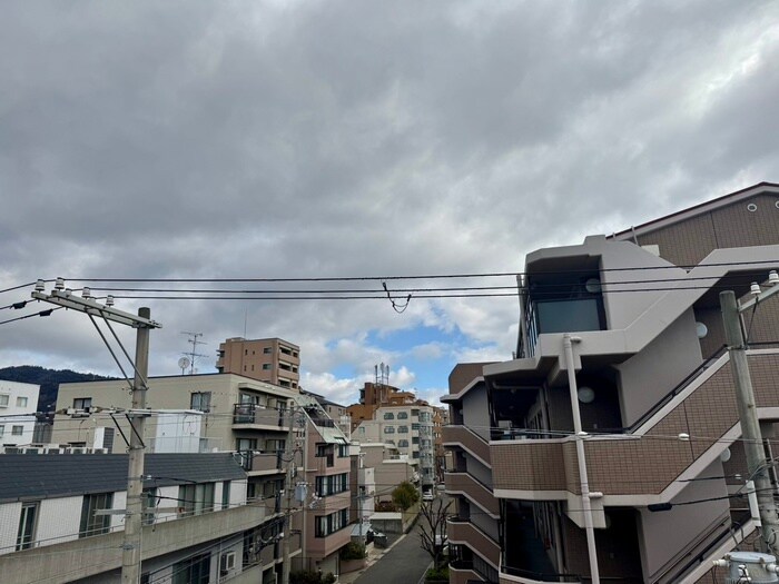 物件内観写真18　(室内からの展望)