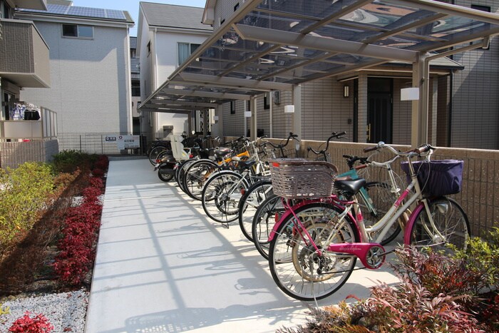 物件外観写真4　(駐輪場)