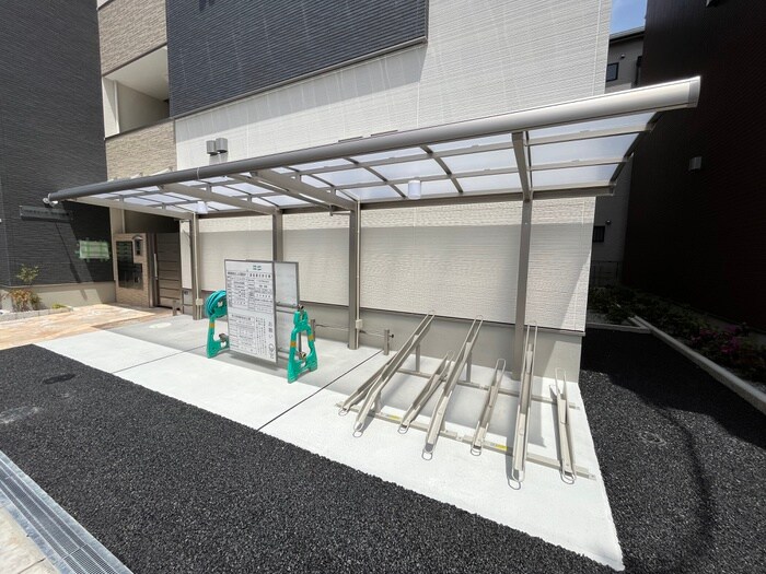 物件外観写真4　(駐輪場)