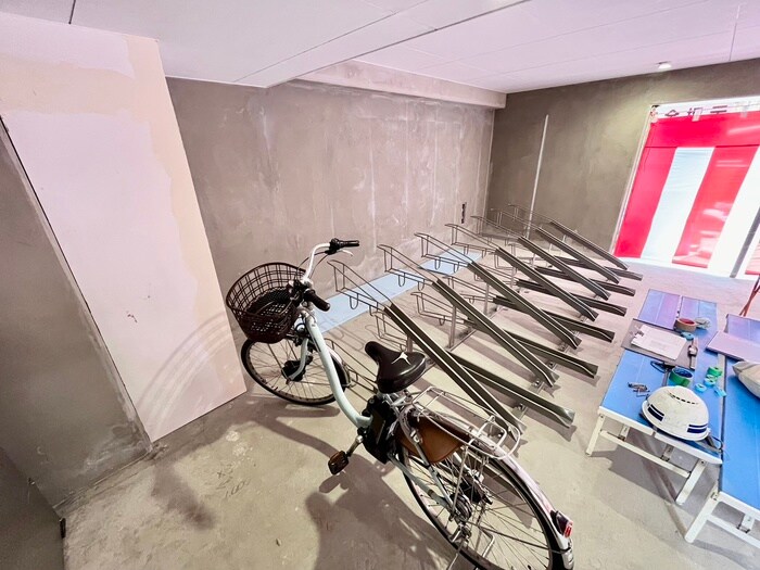 物件外観写真3　(駐輪場)