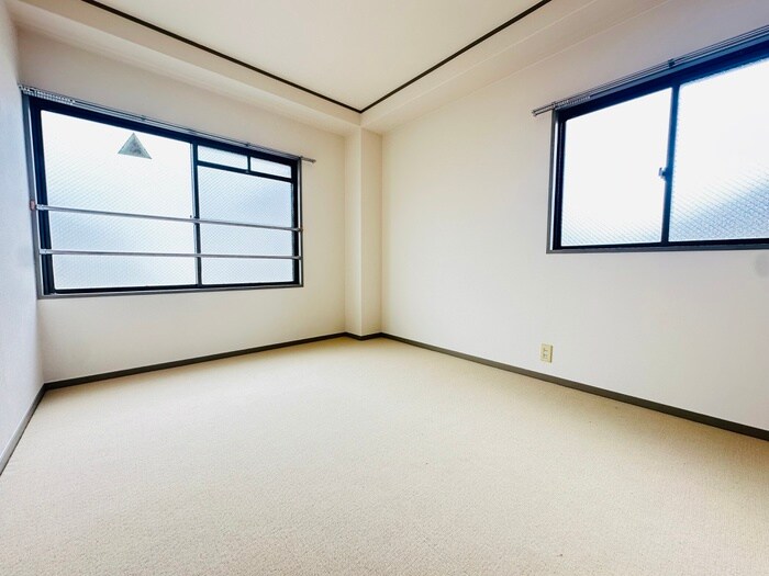 物件内観写真10　(居室)