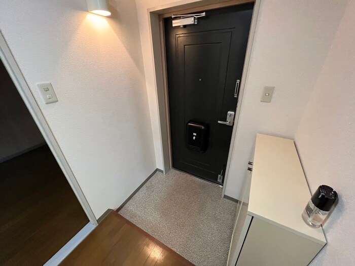 物件内観写真14　(玄関)