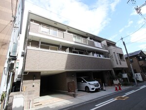 センタ－フィ－ルド外観写真
