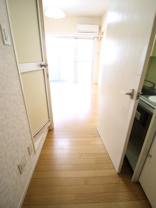 物件内観写真9　(廊下)
