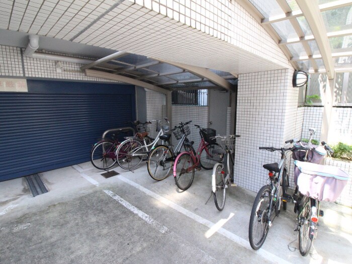 物件外観写真3　(駐輪場)