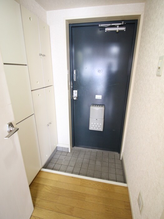 物件内観写真10　(玄関)