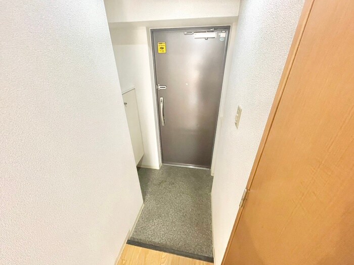物件内観写真16　(玄関)
