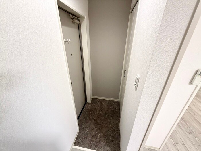 物件内観写真7　(玄関)