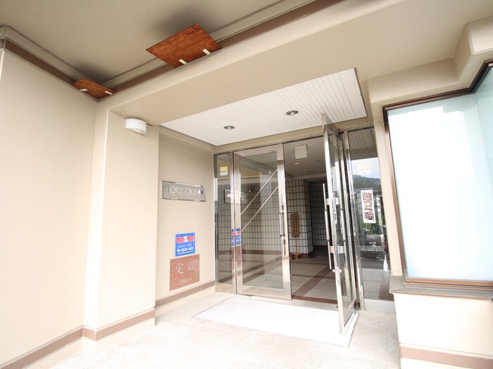 物件外観写真4　(エントランス部分)