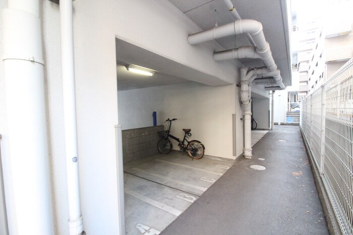 物件外観写真5　(駐輪場)