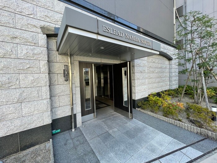 物件外観写真4　(エントランス部分)