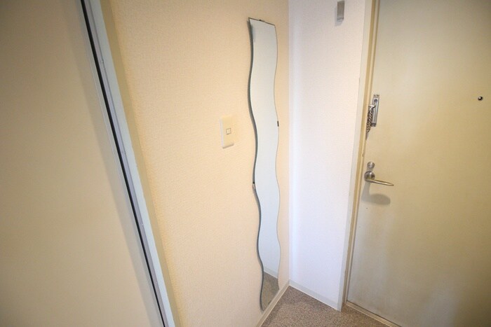 物件内観写真7　(玄関)