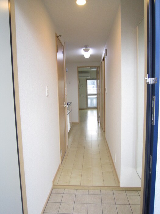 物件内観写真7　(玄関)