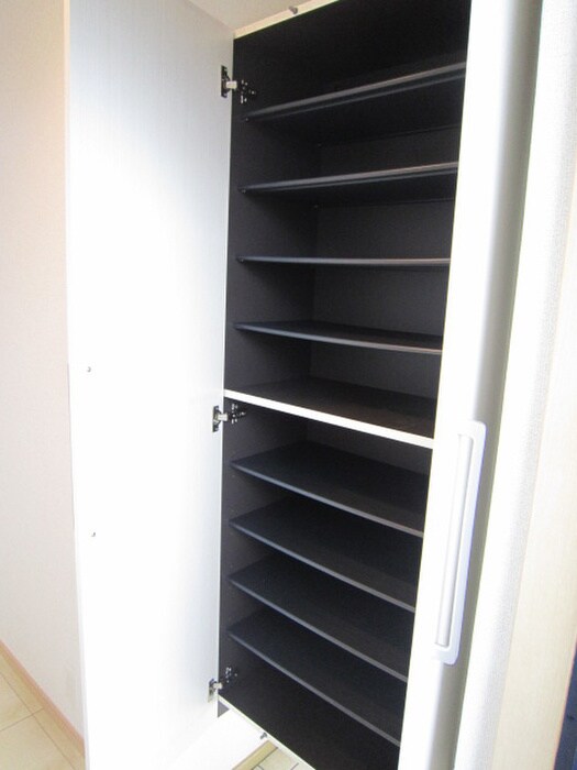 物件内観写真8　(靴箱)