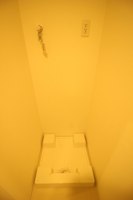 物件内観写真11　(洗濯機置場)