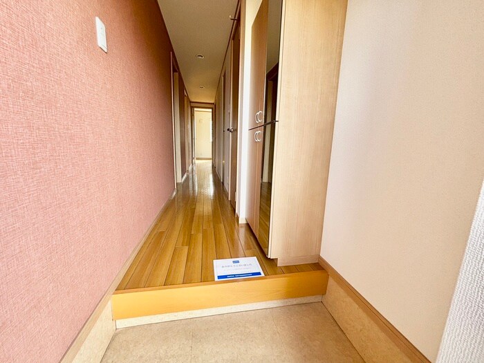 物件内観写真14　(廊下)