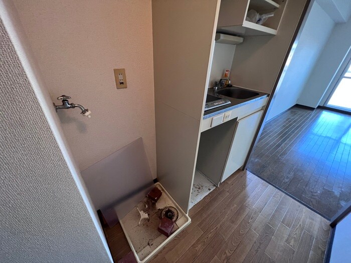 物件内観写真15　(洗濯機置場)